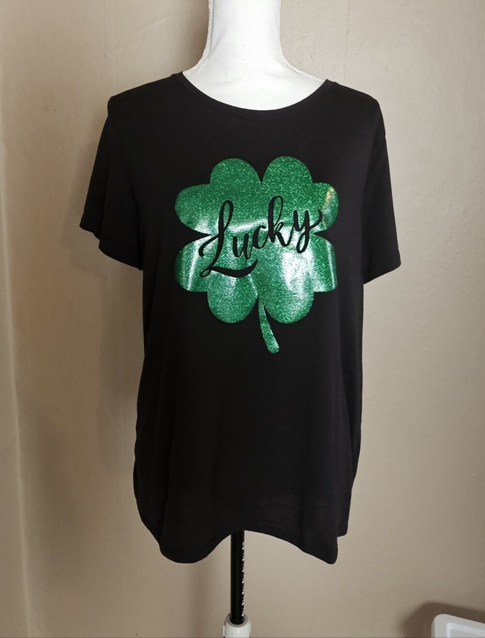 St. Patty's Day Lucky Clover Graphic Tee -
